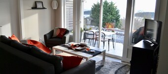 Modern, Ocean View, 2-bedroom Suite - Steps from the Beach in Sechelt, BC
