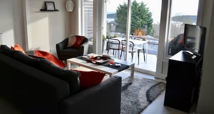 Neu! Moderne Suite mit 2 Schlafzimmern und Meerblick - Sechelt, Bc