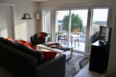 Modern, Ocean View, 2-bedroom Suite - Steps from the Beach in Sechelt, BC