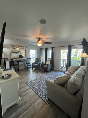 TV connectée, livres, chaßne hi-fi