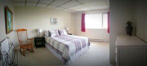 2 bedrooms, iron/ironing board, travel cot, free WiFi