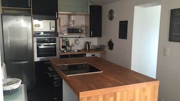 KylskÄp, mikrovÄgsugn, ugn och spishÀll