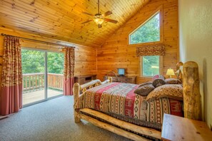 5 bedrooms, desk, iron/ironing board, free WiFi - Smoky Mountain Dreams Luxury Log Cabin -mountains, creek, trail & playground. (Waynesville)