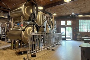 Fitness facility - Smoky Mountain Dreams Luxury Log Cabin -mountains, creek, trail & playground. (Waynesville)