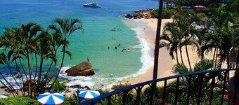 -- PARADISE FOUND ON THE BEACH --