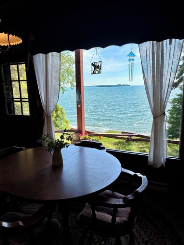 Rustic, Cozy, Lakefront Cabin On Leech Lake- Perfect For Families & Fisherfolk