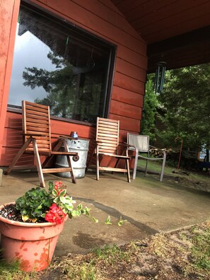 Terrace/patio - Rustic, Cozy, Lakefront Cabin On Leech Lake- Perfect For Families & Fisherfolk (Cass Lake)
