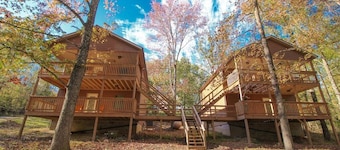 Relaxing Unique Cave Creek Cabin 2 in Shawnee near Alto Pass and Bald Knob Cross