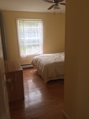 2 chambres, lit parapluie, Wi-Fi gratuit, draps fournis