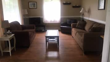 TV, lareira, DVD player, pebolim