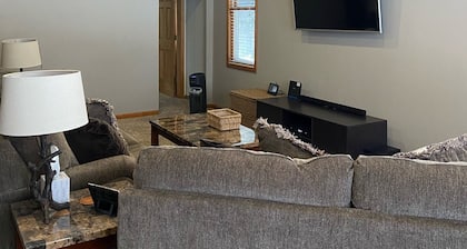 Your UP Retreat w/ Garage!