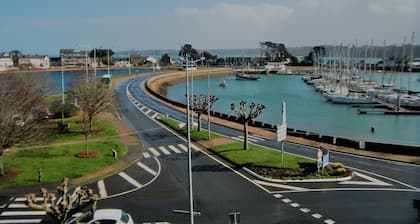 Beautiful apartment with Terrace, at the port, sea view, classified 3 * WIFI
