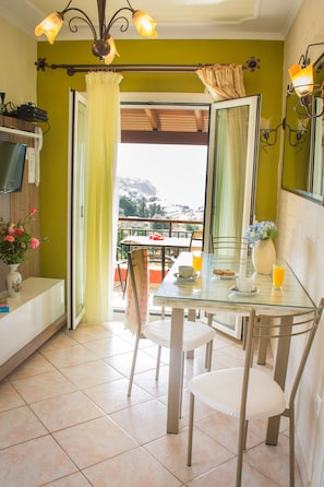 Dining - Villa Aris - Holiday & relaxation (Corfu - Kerkyra)