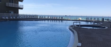 Piscina interna, piscina externa
