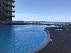 Piscina coperta, piscina all'aperto