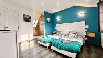 3 chambres, fer et planche à repasser, Wi-Fi, draps fournis
