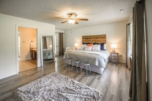 4 bedrooms, iron/ironing board, travel cot, free WiFi