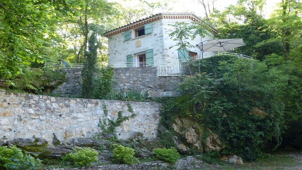Exterior - The Maz de la Vis, in a magical natural setting (Saint-Laurent-Le-Minier)