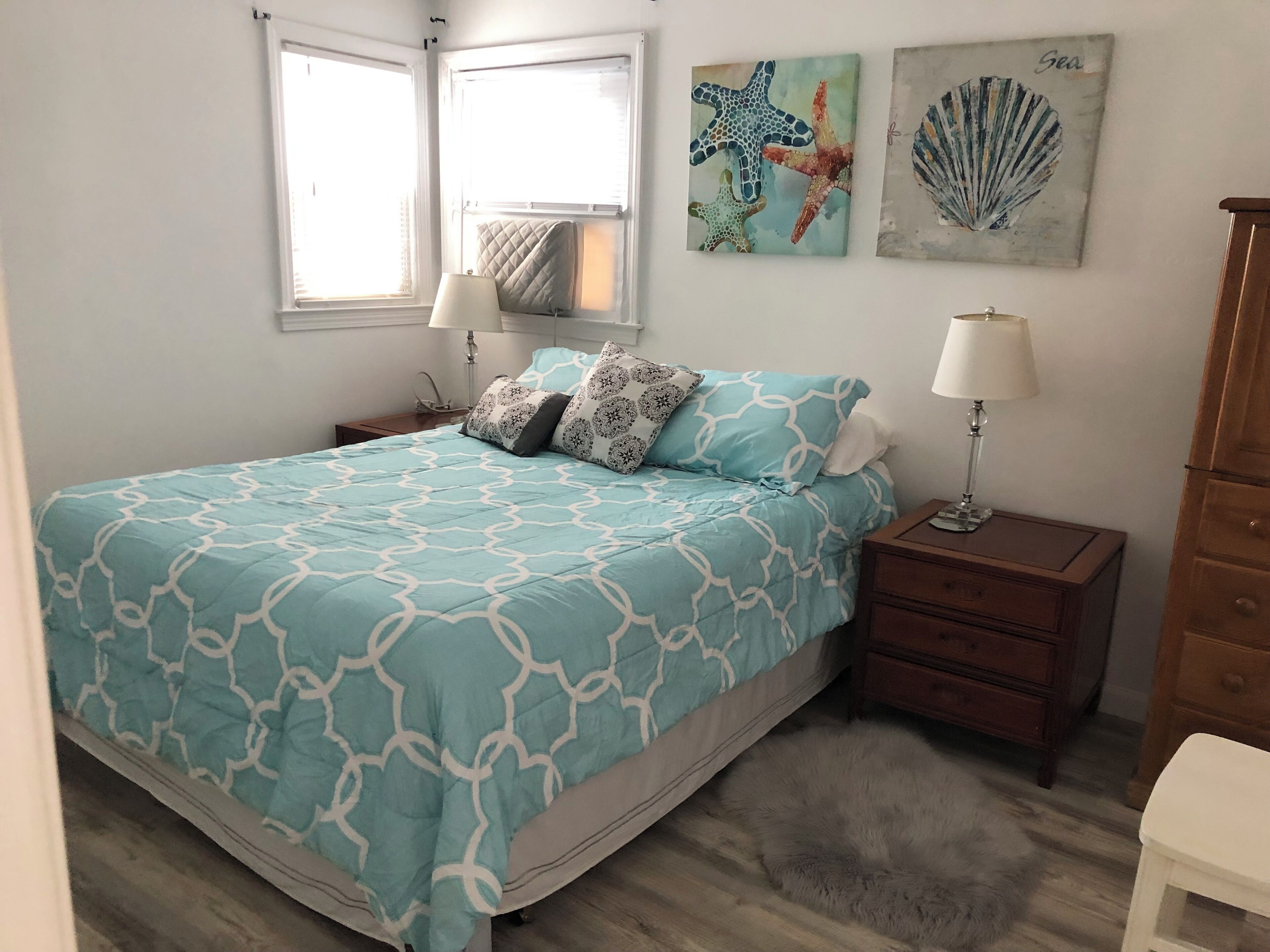 2 bedrooms, iron/ironing board, travel crib, free WiFi