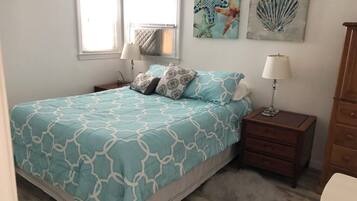 2 soverom, strykejern/-brett, reiseseng for barn og wi-fi (inkludert)