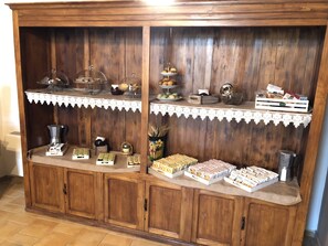 Café da manhã continental grátis todos os dias