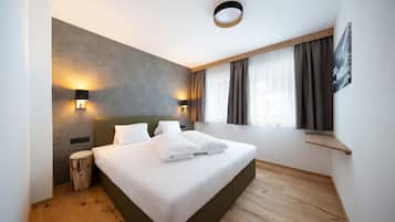 Exclusive Apartment, Non Smoking, Balcony | 2 bedrooms, free WiFi, bed sheets