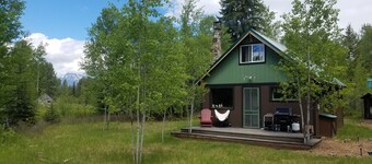 "The Cutthroat Cabin" - skritt fra The Wild & Scenic North Fork Flathead River