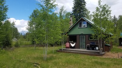 GLACIER GLAMPING! STEPS FROM THE POLEBRIDGE MERCANTILE!