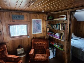 2 bedrooms, bed sheets