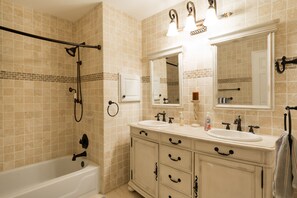 Combined shower/tub, jetted tub, hair dryer, bidet - Luxury 5BR designer home w/ private pool, newly renovated in Aug. '25 (Glendale)