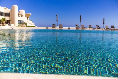 CABO Stunner~Ocean View Beach Condo with Gorgeous Sunsets Sleep 6+