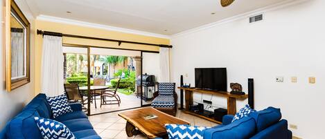 Smart TV, DVD player