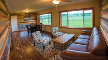 Smart TV, fireplace, DVD player, stereo