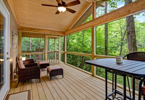 Romantic Rural Retreat/Hot tub/Fishing/Pond view/Woods/Private