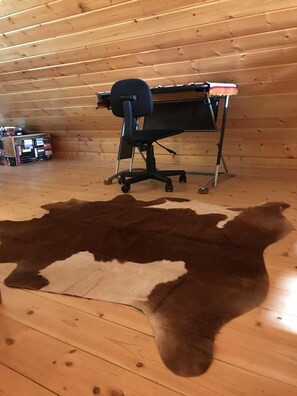 Interior - Pristine Cabin near Craig...  Fish, or just Relax (Cascade)
