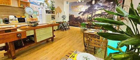 Petit déjeuner buffet compris tous les jours