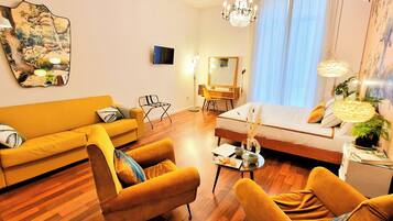 Premium Quadruple Room | Minibar, desk, free WiFi, bed sheets