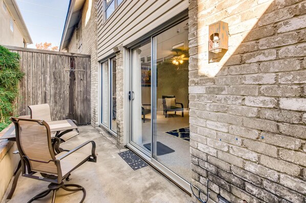 Outdoor dining