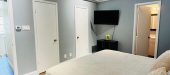 Uptown welcoming 2+2 w/patio & Katy-trail access!