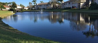 Tastefully Decorated Townhouse Condo Close To Img Academy And Florida Beaches