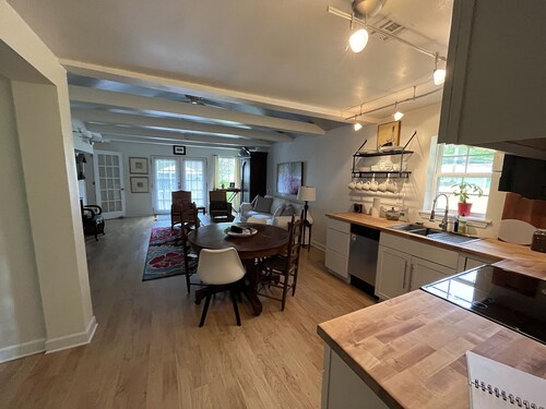 Quaint private cottage in the heart of Mandeville offers a quiet retreat. 