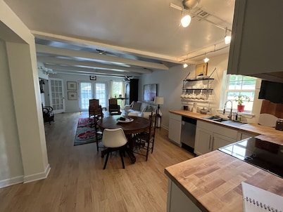 Quaint private cottage in the heart of Mandeville offers a quiet retreat.