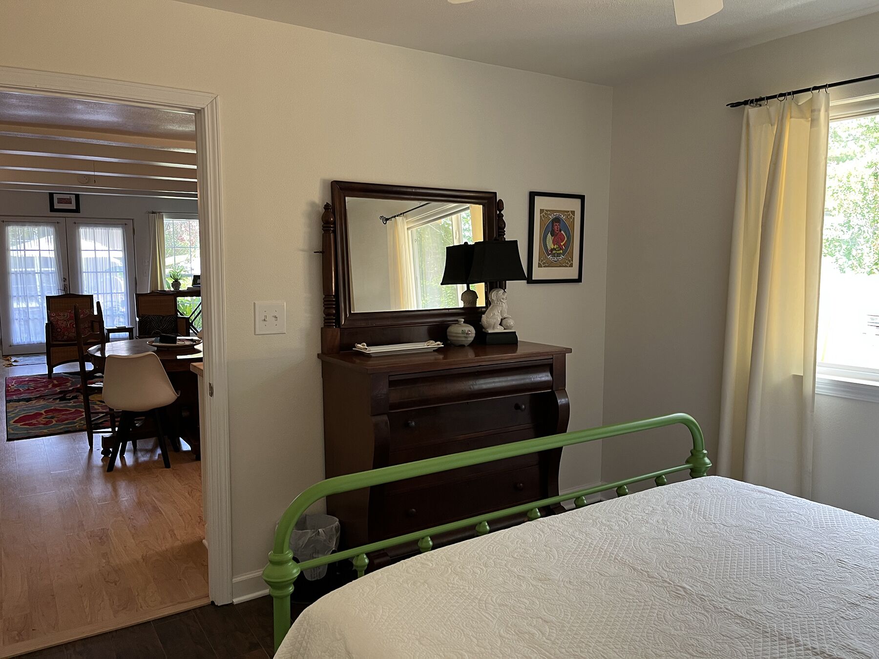 2 bedrooms, desk, iron/ironing board, WiFi