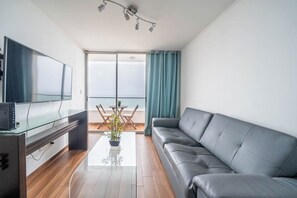 Smart TV - Ocean view apartment close to airport (San Miguel)