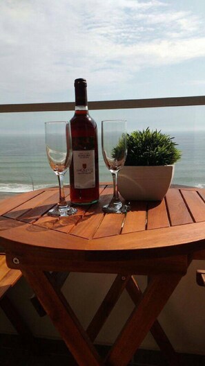 Outdoor dining - Ocean view apartment close to airport (San Miguel)