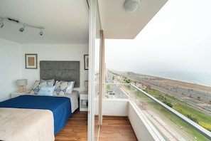 4 bedrooms, iron/ironing board, WiFi, bed sheets - Ocean view apartment close to airport  (San Miguel)