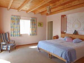 3 Schlafzimmer, Schreibtisch, Bügeleisen/Bügelbrett, Internetzugang