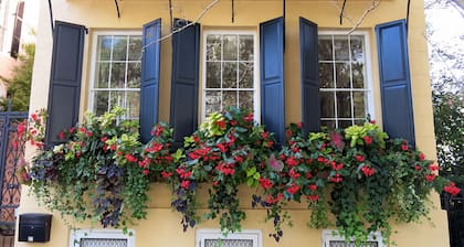 Unique Zen Tiny House 2 mi to Beach ~ Free Bikes! Minutes to Historic Charleston