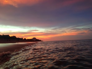 Beach nearby, sun-loungers, beach towels - Unique Zen Tiny House 2 mi to Beach ~ Free Bikes! Minutes to Historic Charleston (Mount Pleasant)