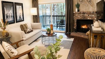 Smart TV, chimenea, Netflix y reproductor de DVD